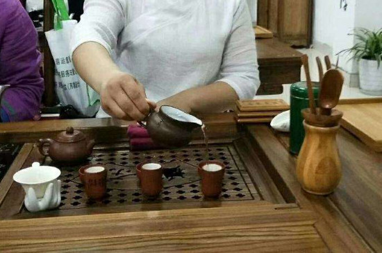 初级茶艺师怎么报名，茶艺师在哪里报考？