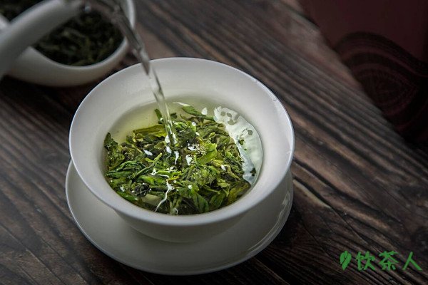 红茶和绿茶有什么区别，红茶和绿茶可以混在一起喝吗