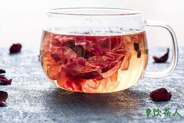 芍药花可以和玫瑰花一起泡水喝吗，芍药和玫瑰搭配(适量品饮)