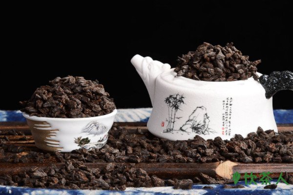 普洱茶饼的正确冲泡方法，普洱茶饼怎么冲泡方法(五大技巧)