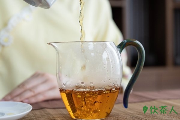 喝茶好还是喝白开水好，两者各有好处都有益健康