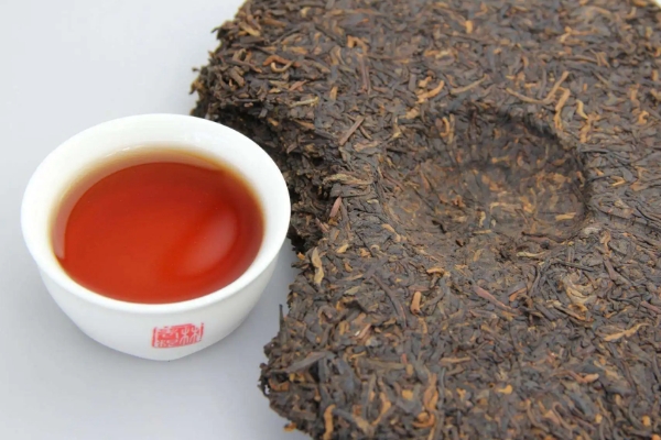 正宗普洱茶多少钱一斤，价格在几百到上千元不等
