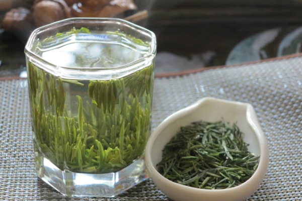降血脂的茶有哪些，绿茶/荷叶茶/乌龙茶/决明子茶