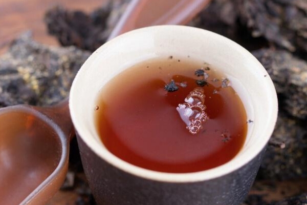 品茶分为四个环节，看色/闻香/品味/悟茶
