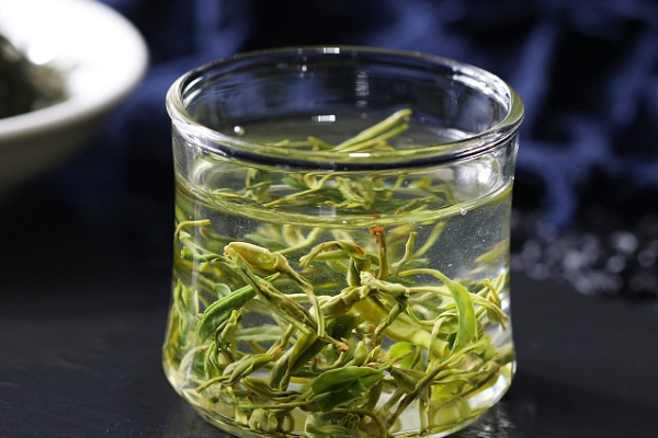 女性去火喝什么茶最好，菊花茶/金银花茶/绿茶/莲子心茶