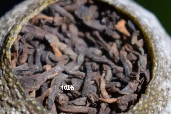 茶叶发霉还是白霜，茶叶发霉和长白霜的区别