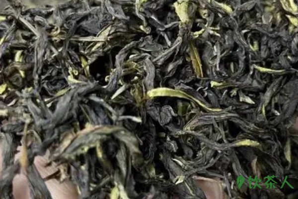 鸭屎香分几个等级，共四个等级(春茶/雪片茶/抽湿茶/炭焙茶)